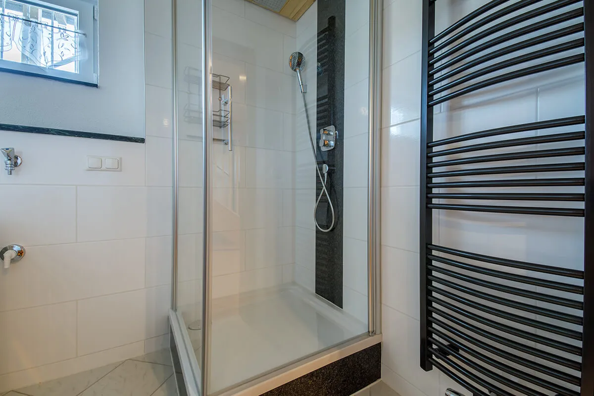 Dusche – Ferienhaus an der Haslach